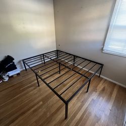 Queen Metal Bedframe - Black