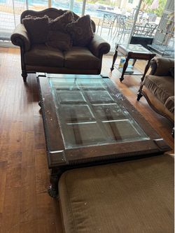 Tables & couches