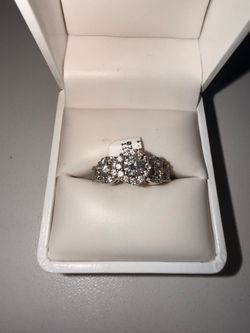 Lady’s Engagement Ring, Natural Diamonds