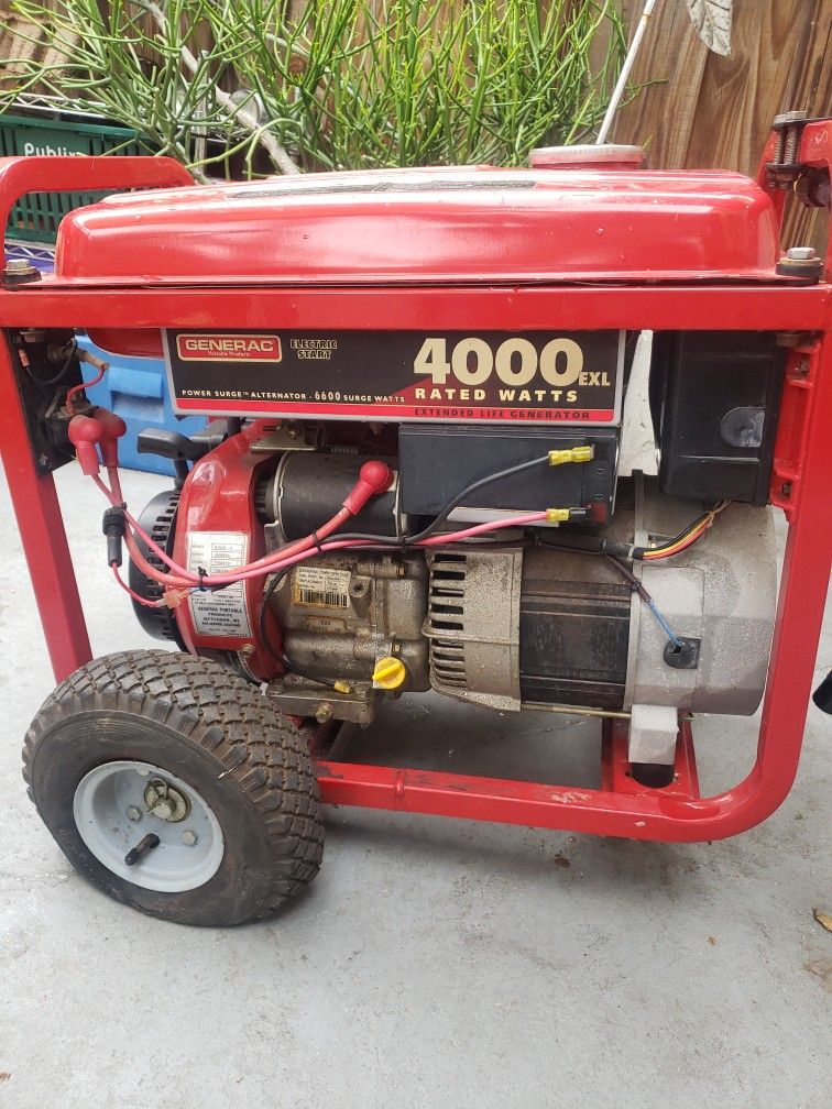 GENERAC 4000 Exl With 6600 Surge Wattage Just Put New Carberator On It Works Great