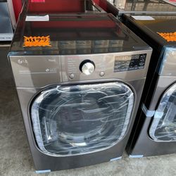 New LG ThinQ Gas Dryer 7.4 Cubic Feet