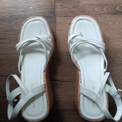 MADDEN GIRL WOMENS WHITE PLATFORM SANDALS