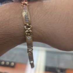 14k bracelet  8.6 grams