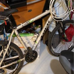 Trek 3700