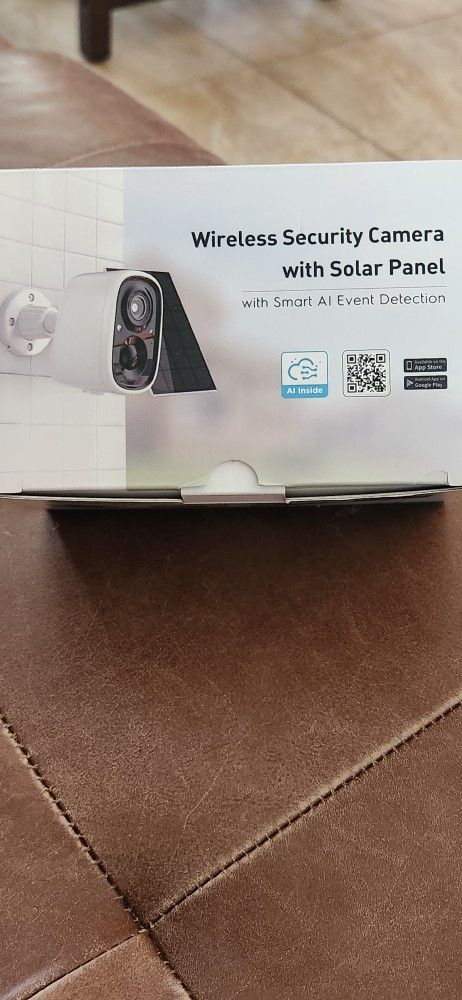 WIRELESS  SECURITY CAMERA with Solar Pane