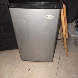 Mini Fridge 