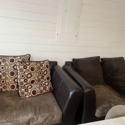 Free Couches The Cushions Just Need A Good Clean