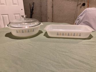Anchor Hocking - two 1.5 quart dishes