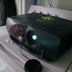 PROXIMA LCD Projector. Model DP5800 . Good Working Condition.