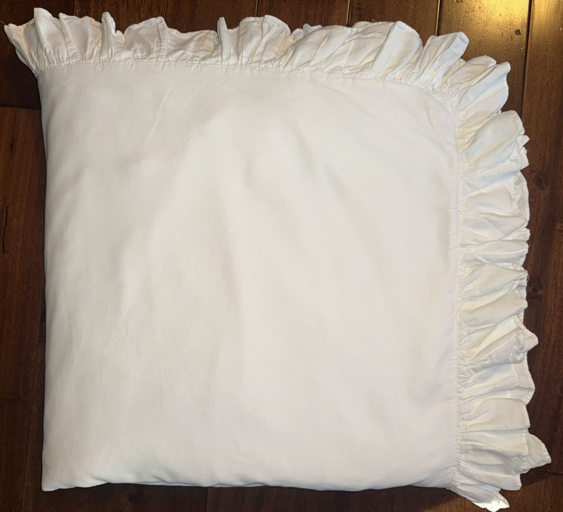 Pottery Barn Kids 100% Cotton White Ruffle Edge Queen Duvet Cover
