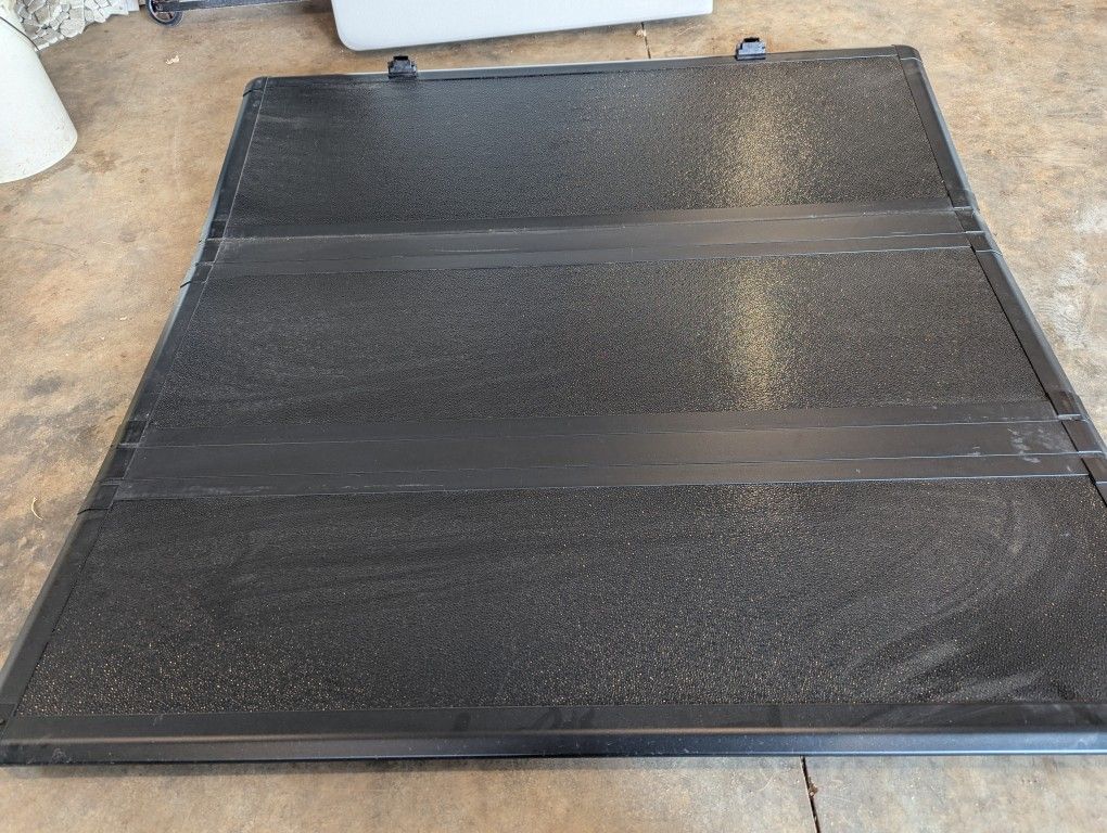 Ford Maverick Tri Fold Bed Cover $390