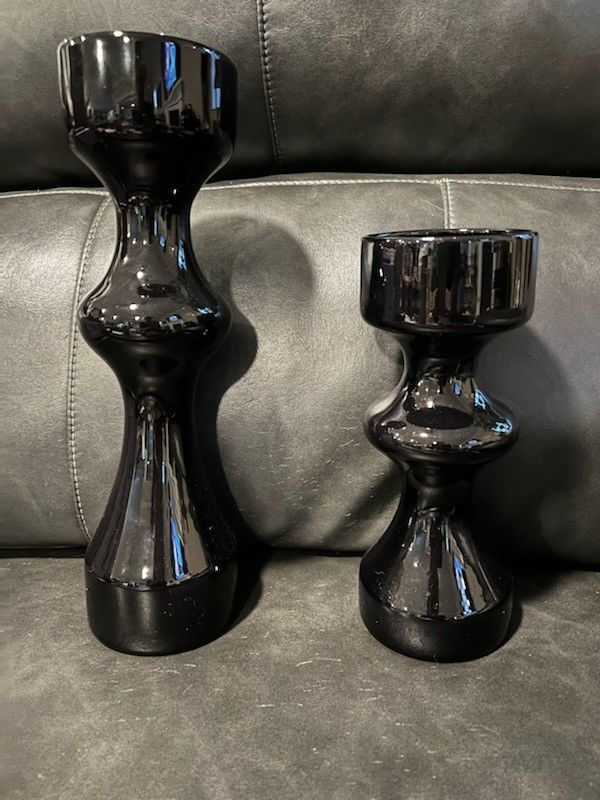 New! Pair of Black Candlesticks..
Substantial Pieces!
14"x 3.75" and 10"x 3.75"!
Shiny Black Candlesticks hold Pillar Candles!!