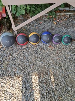 Medicine excercise balls 2-12 lbs