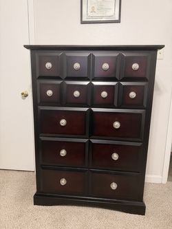 Tall 5-Tier Bedroom Dresser / Chest of Drawers (Espresso Finish) – Like New