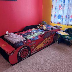Twin Size lightning McQueen Bed 