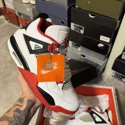 Air Jordan 4 Retro OG ‘Fire Red’ 2020
