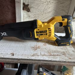 DEWALT 20V MAX XR Lithium-Ion Cordless Brushless Reciprocating Saw 