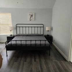 KING BED WITH KING MATTRESS