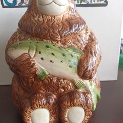 Cookie Jar/Vintage WCL Cookie Jar Bear with Trout