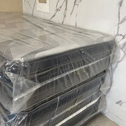 TWIN MATTRESS AND BOXSPRING