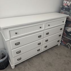 Spencer White 8 Drawer Dresser