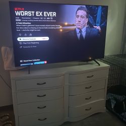 Samsung  60" Crystal TV For Sale Excellent Condition
