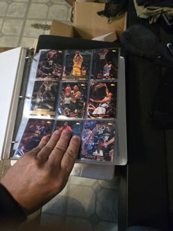 MASSIVE COLLECTION OF SPORTS CARDS & MEMORABILIA