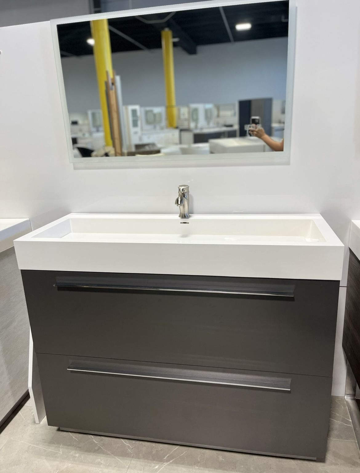 Bathroom Vanity 48” for Sale in Hialeah, FL - OfferUp