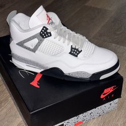 Jordan 4’s SUMMIT WHITE/FIRE RED RETRO