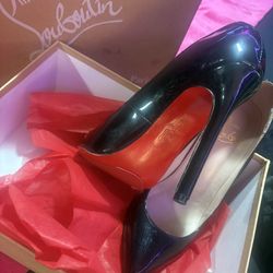 𝓒𝓱𝓻𝓲𝓼𝓽𝓲𝓪𝓷 𝓵𝓸𝓾 𝓫𝓸𝓾𝓽𝓲𝓷 𝓻𝓮𝓭 𝓫𝓸𝓽𝓽𝓸𝓶𝓼