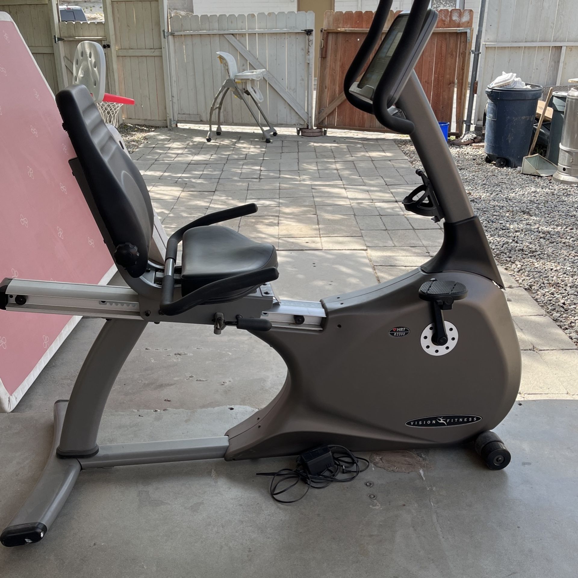 Vision Fitness HRT R2200 Exercise Bike