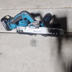 Makita Xbp03 Bandsaw