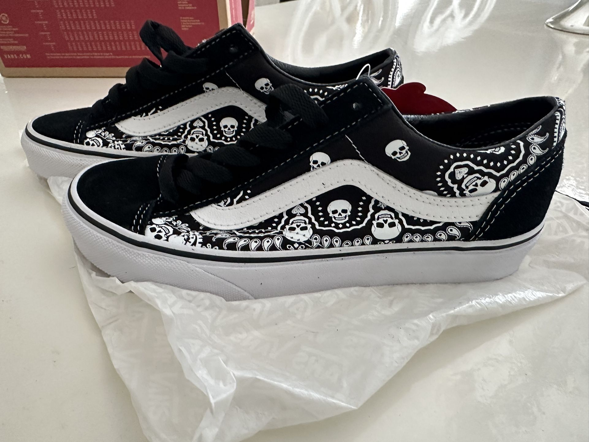 Vans black and white