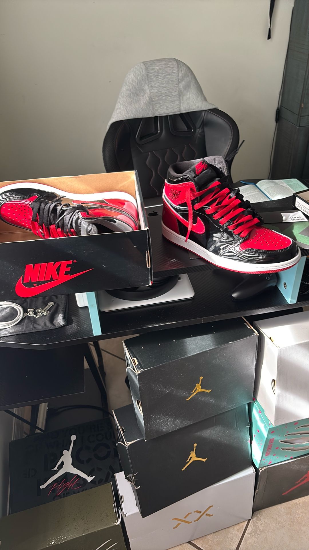 Jordan Ones 8 1/2