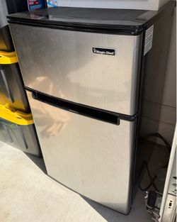 College Dorm Mini Fridge Freezer