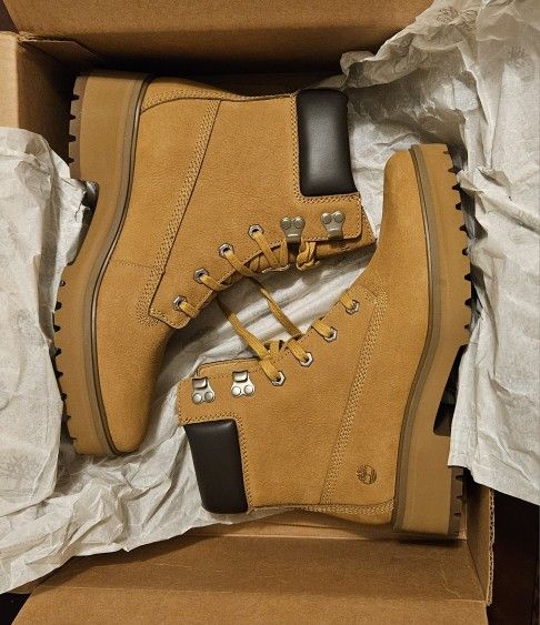 Brand New Size 11 Women's Timberland Boots
