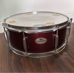 PEARL FORUM SNARE DRUM-WINE RED-5 1/2” x 14”