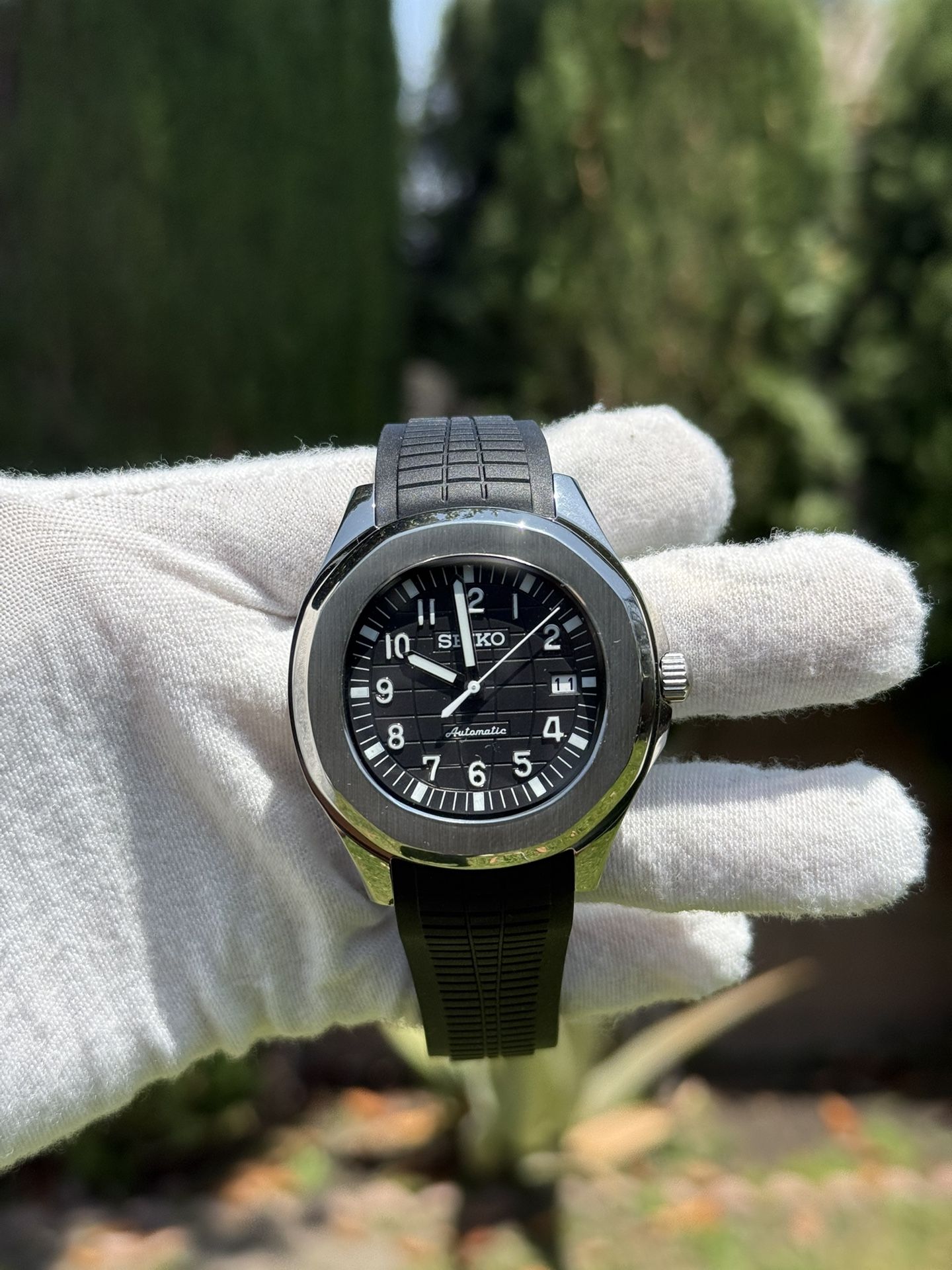 Black Nautilus Seiko Mod