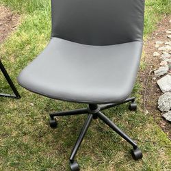 Swivel Chair 