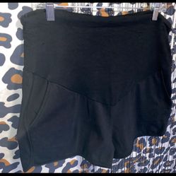 MATERNITY BLACK COMFY SHORTS