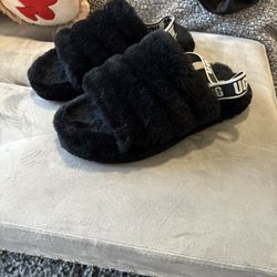 Ugg Slides Women/ Kids Sizes 8.5 And 6