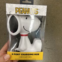 NWT Peanuts 4 port charging hub