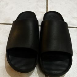nike calm slides 1.0 black, size 8