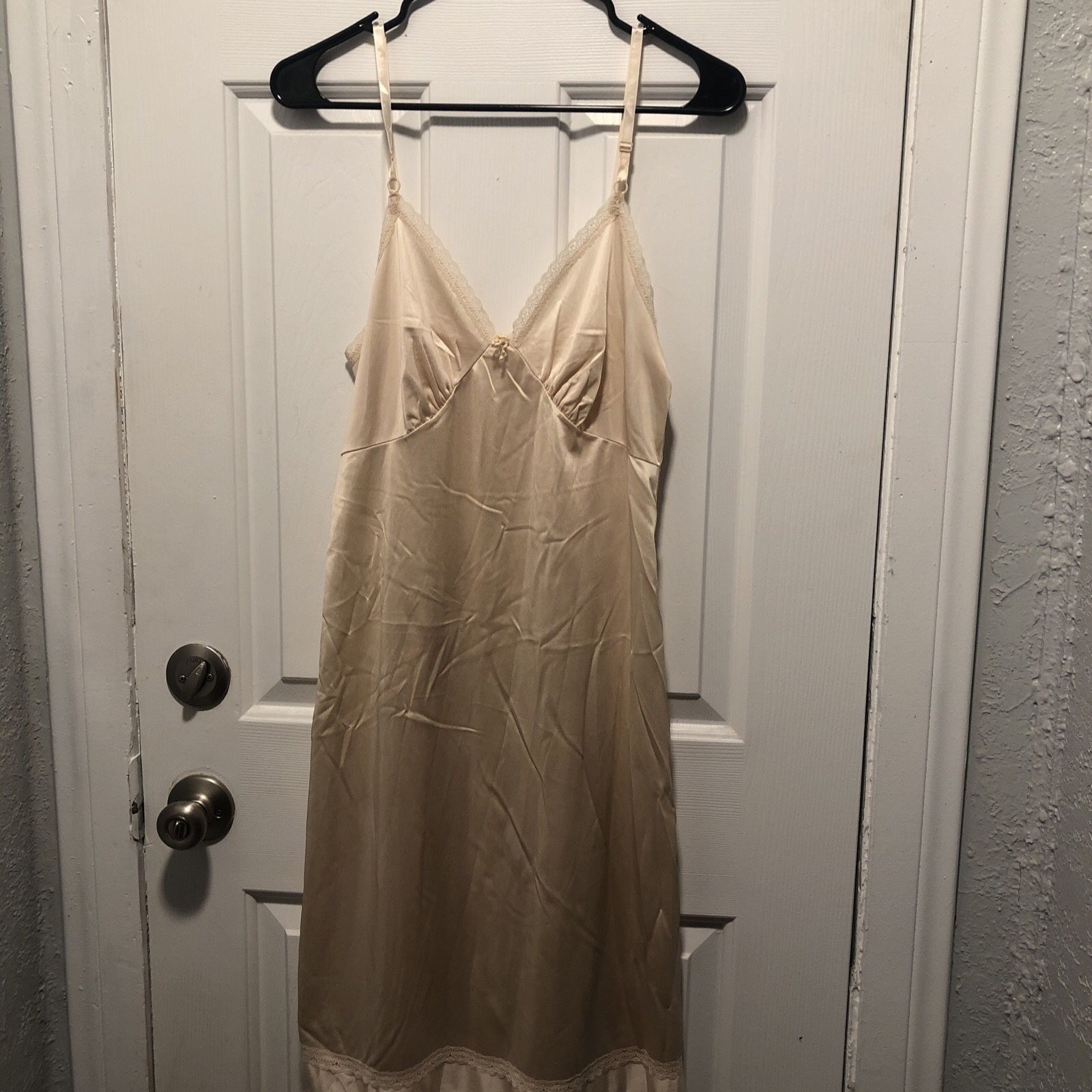 Sears Vintage Slip Womens Size 36 Bust XL Beige Knee Length Nightgown