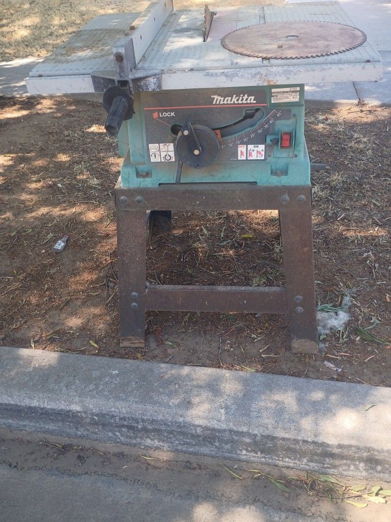 Makita Table Saw
