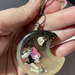 HALLOWEEN RESIN CRESCENT MOON CHARM CONFETTI SHAKER KEY CHAIN W/ MY MELODY CLIP