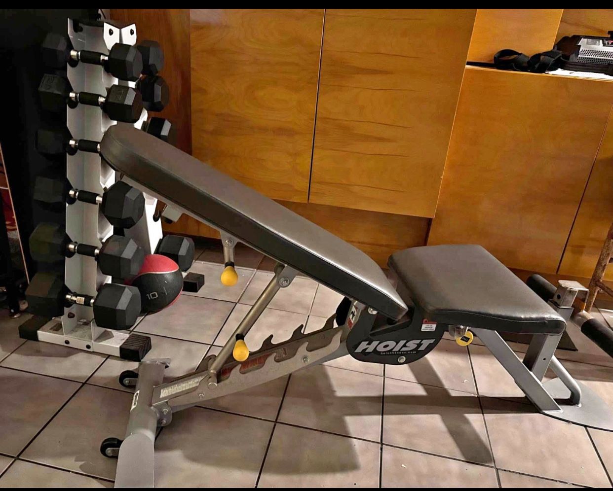 HOIST Adjustable Weights Bench - Commercial Grade