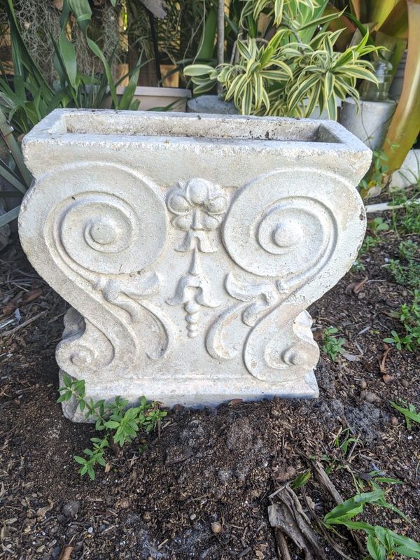Concrete base pedestal for bench 13"x 5"x14"tall for Sale in Pompano