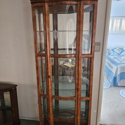 Beautiful Vintage Walnut Display Case With A Mirror Back ! Circa 1970's! Great Condition! 