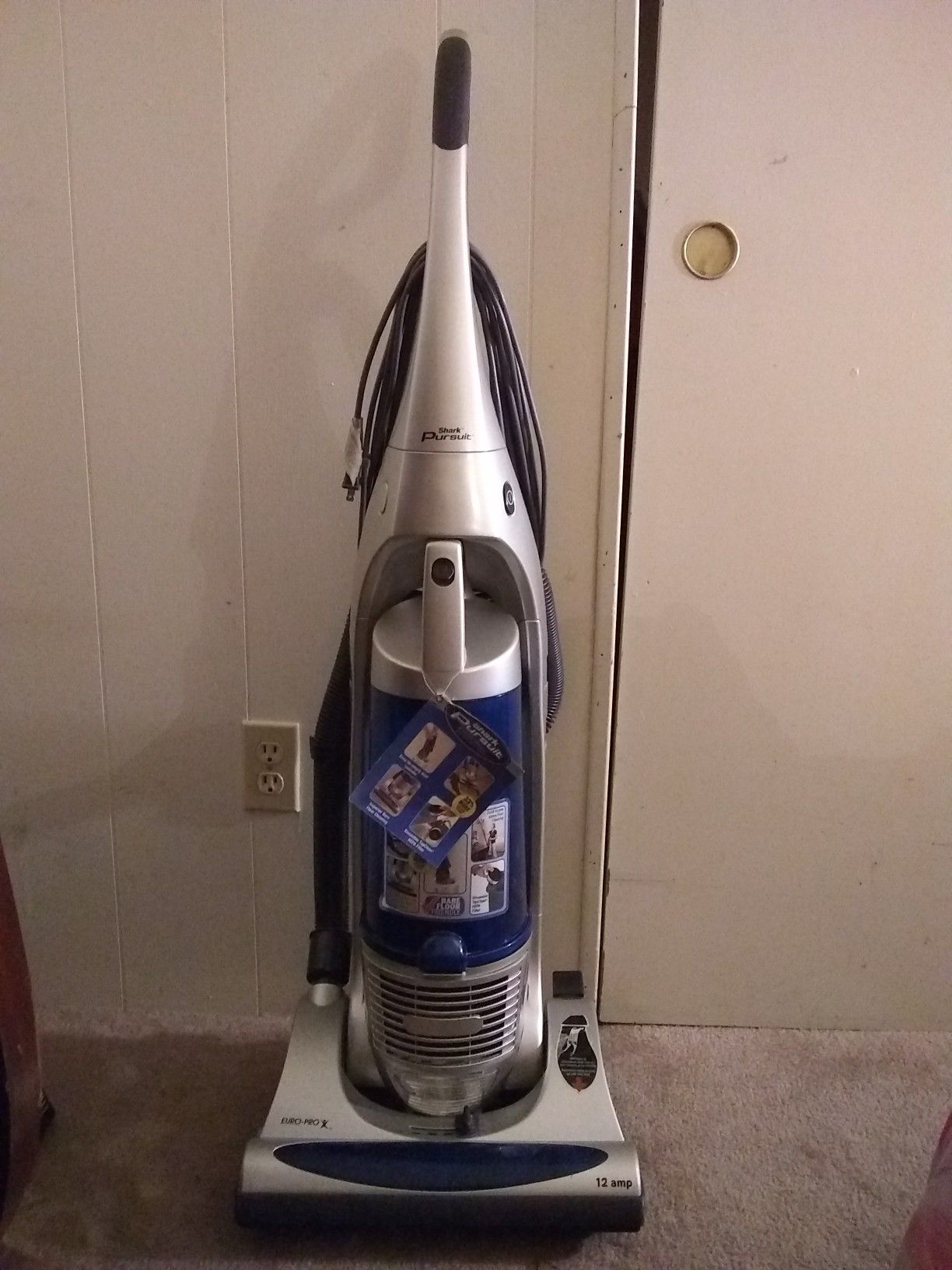 Its a Shark Pursuit EURO-PRO Vacuum